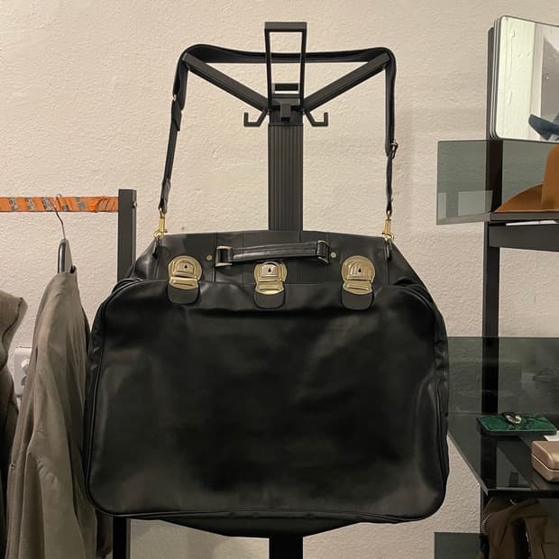 요지야마모토 오버사이즈 레더 크로스백