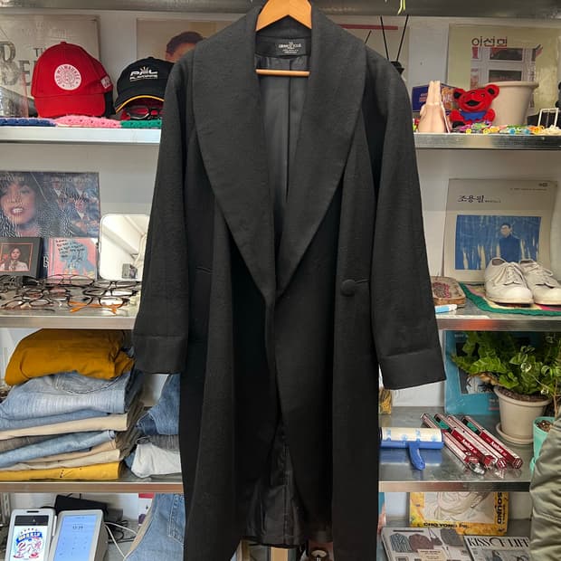 Vintage Black Wide-Collar Long Coat