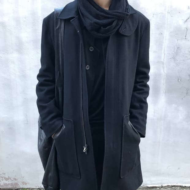 아르마니 익스체인지 하이넥 레더 카라 맥코트