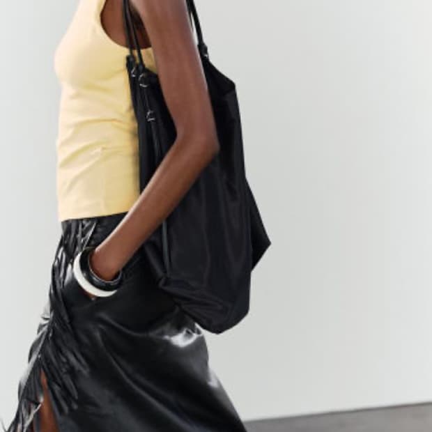 자라 새틴 이펙트 토트백 