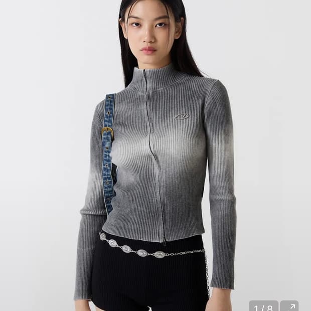 오드스튜디오 사선 그라데이션 니트 집업