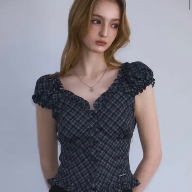 미야오 착용 로제프란츠 프릴 셔링 슬리브리스 블랙 s 블라우스