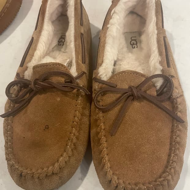 어그 240 편하게신으실분 