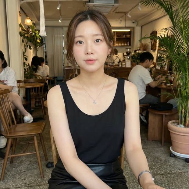 아르마니 꼴레지오니 실크 혼방 슬리브리스 탑