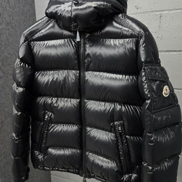 몽클레어 MAYA 마야 유광 패딩 2사이즈