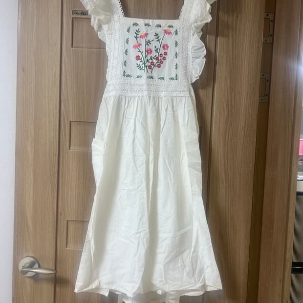 화이트 자수 레이스 원피스 앞치마 
