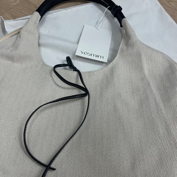 (택 있는 새상품 최저가) 여밈 베이스백 vase bag