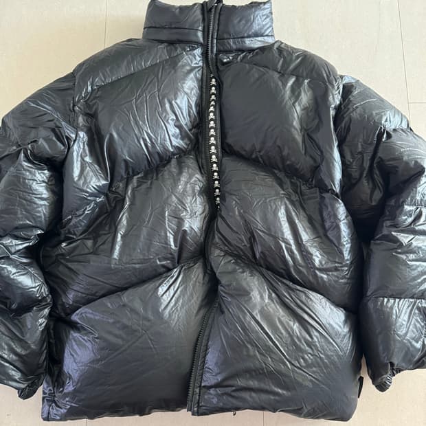 록키마운틴 x 마스터마인드 페더베드 패딩 