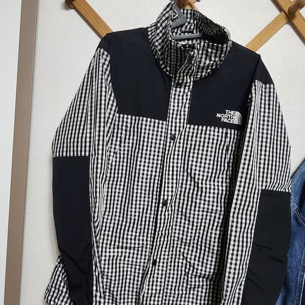 노스페이스 바람막이100사이즈