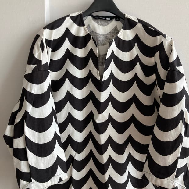 유니클로 마리메꼬 블라우스