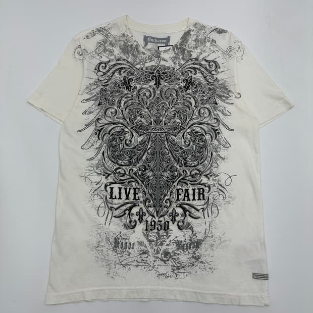 버커루 오리엔탈 프린팅 반팔티셔츠