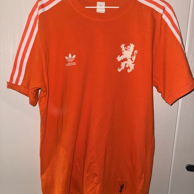 아디다스 네덜란드 반팔티 M