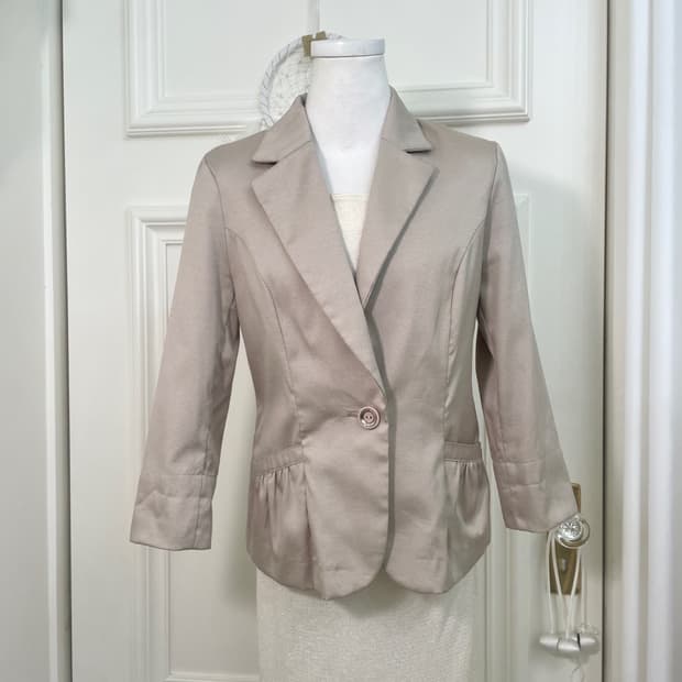 beige back bow shirring summer jacket