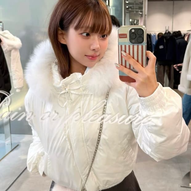 페인오어플레져 패딩 FOX FUR DOWN JACKET whi