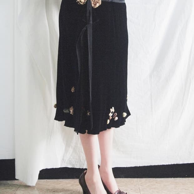 모스키노 벨벳 플라워 참 미디스커트