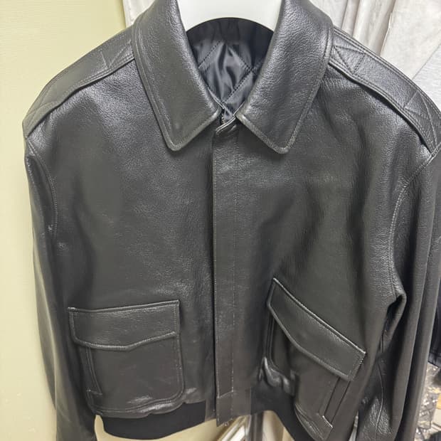 쿠어 고트 스킨 A-2 레더 자켓 (블랙)