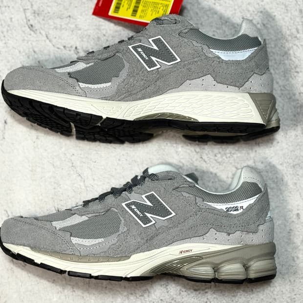 뉴발란스 2002R 그레이 새상품 275mm