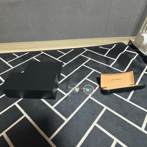 젠틀몬스터 디어클래식 골드