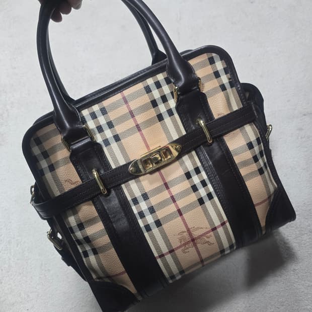 버버리 노바체크 헤이마켓 클래식 토트백