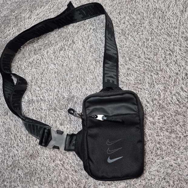 나이키 에센셜 스몰 힙백 슬링백