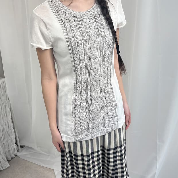 Bella Attrice 꽈배기 배색 반팔 썸머 니트