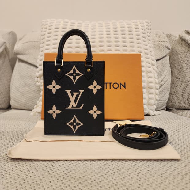 초민트급 루이비통 쁘띠 삭플라 미니 앙프렝뜨 바이컬러 블랙 베이지