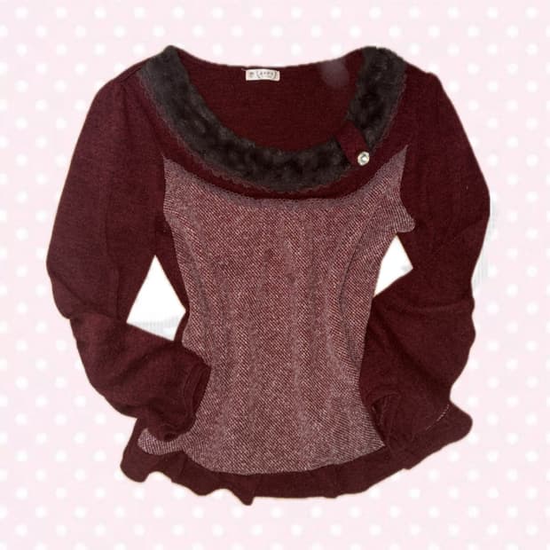 액시즈팜 톤다운레드 퍼 단추 장식 블라우스 긴팔 상의