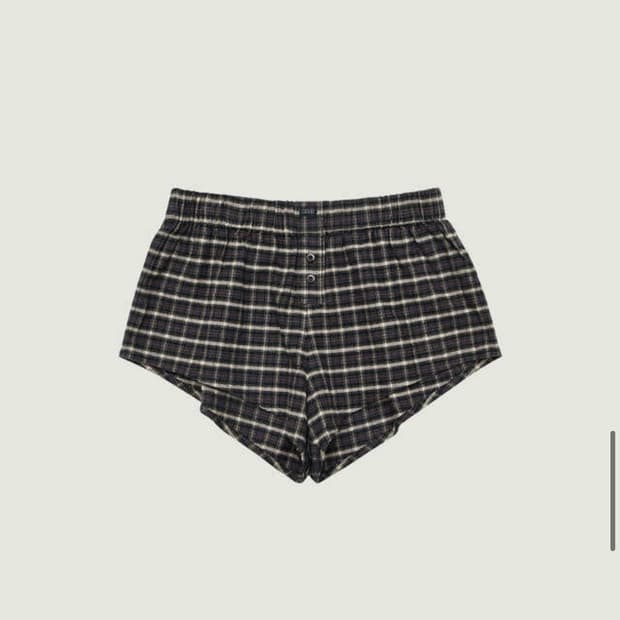 그로브 이브 체크 숏츠 전색상 구합니다 !