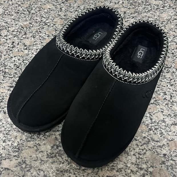 어그 타스만 블랙 260