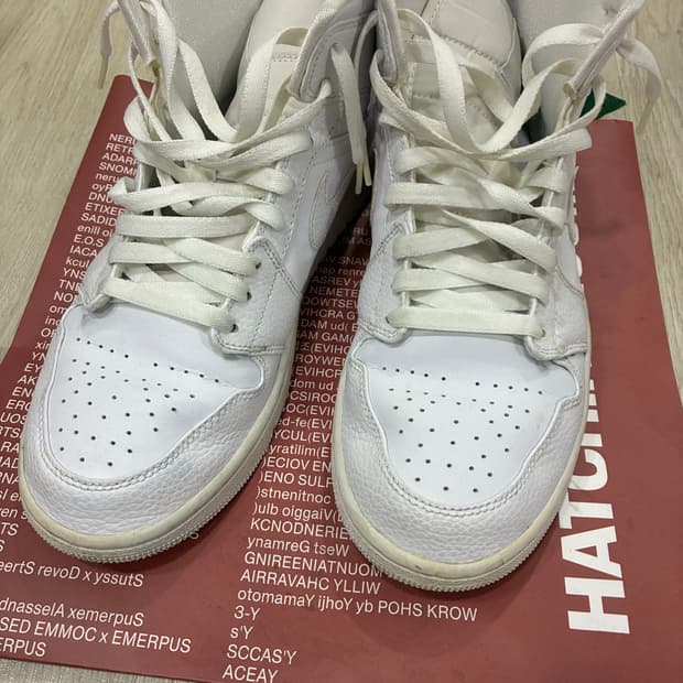 나이키 조던 1 미드 트리플 화이트 270