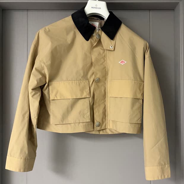 단톤 숏 자켓 36사이즈 판매합니다.