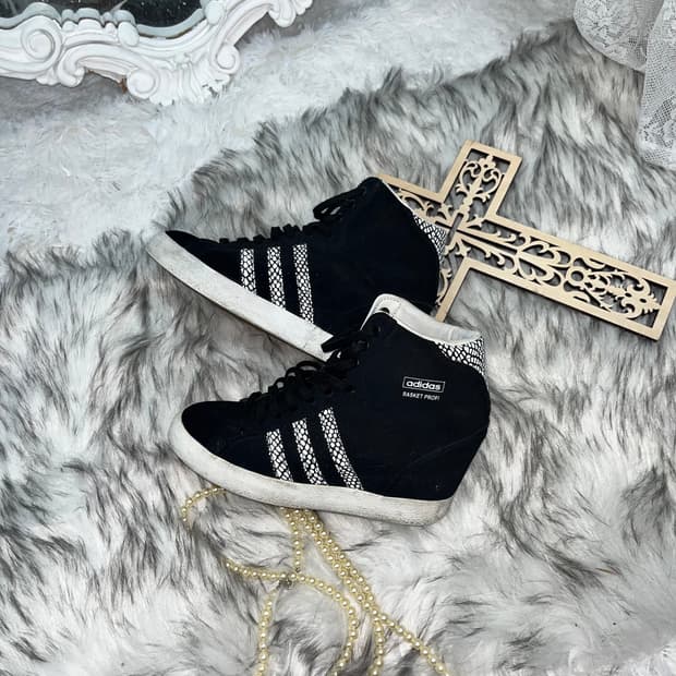 Adidas 웨지힐인 스니커즈