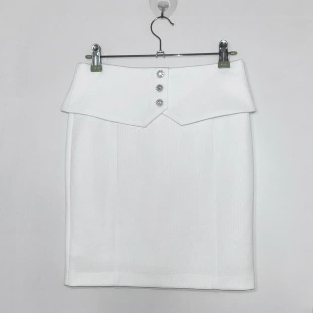 cecil mcbee ์ธ์ค๋งฅ๋น ํ๋น
๋ฒํผ ์ค๋ค๊ฐธ๋ฃจ ์ค์ปคํธ