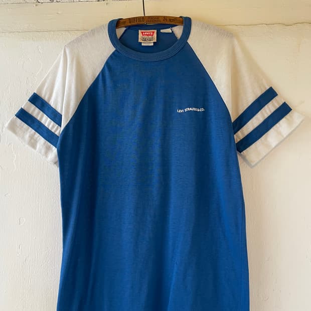 80s Vintage Levi’s Raglan Stripe T-Shirt