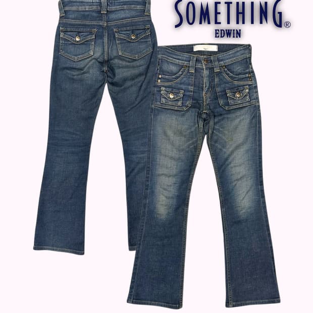 front pocket low-rise boots-cut jean
