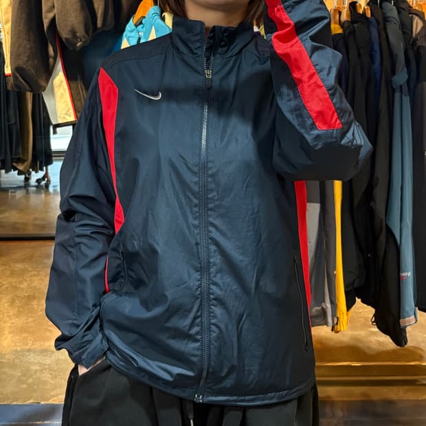 나이키 스우시 배색 네이비 바람막이