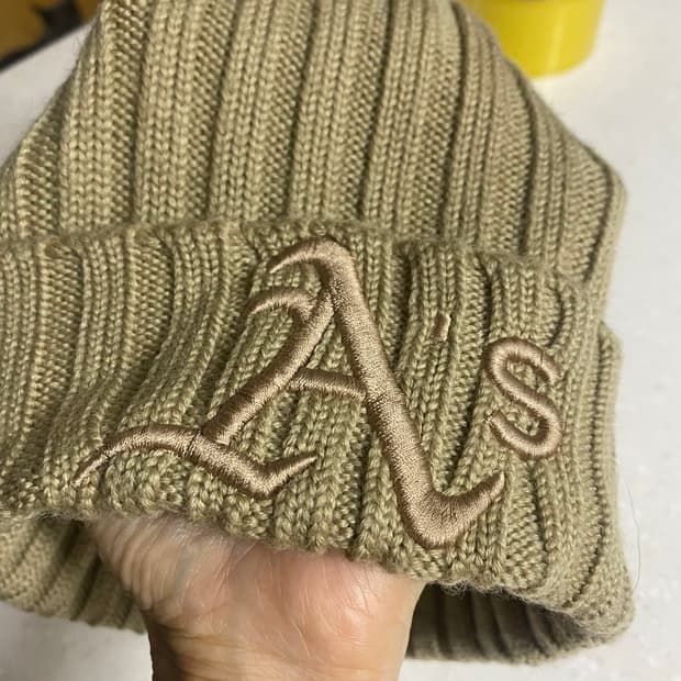 MLB 베이지 니트 비니