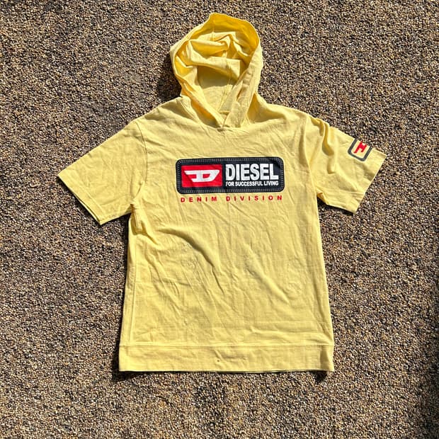 디젤(DIESEL)옐로우 후드 반팔티