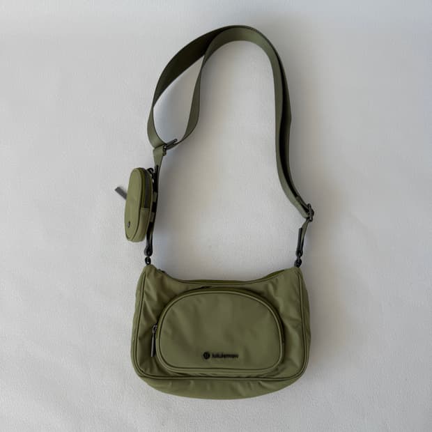 룰루레몬(Lululemon) 크로스백
