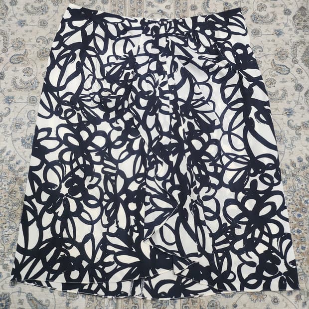 DKNY 린넨 그래픽 패턴 A라인 스커트 4사이즈 (29-31)