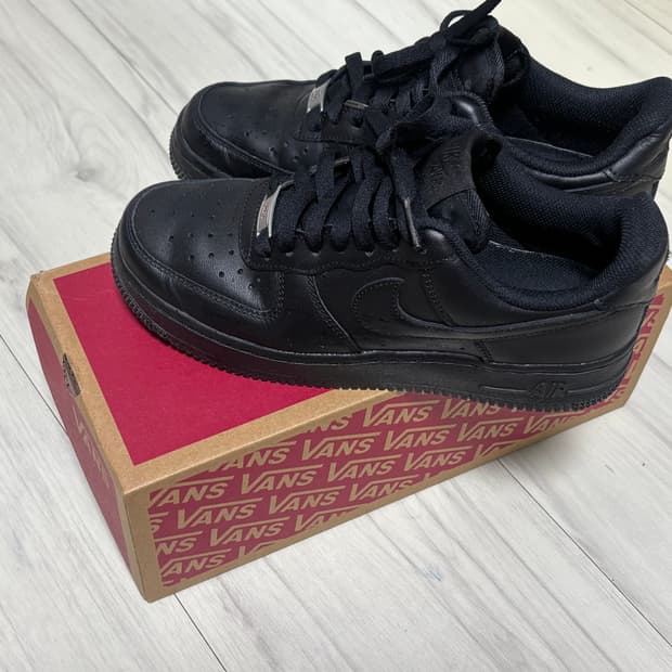 나이키 에어포스 235