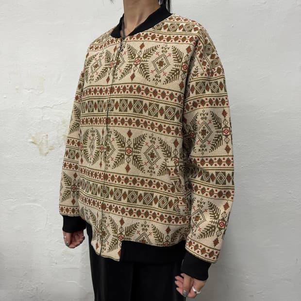 Revo. 아이보리컬러 노르딕 패턴 고블린 집업 블루종 자켓