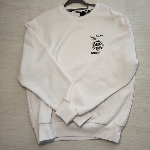 BKBT 벙커버스터 화이트 맨투맨