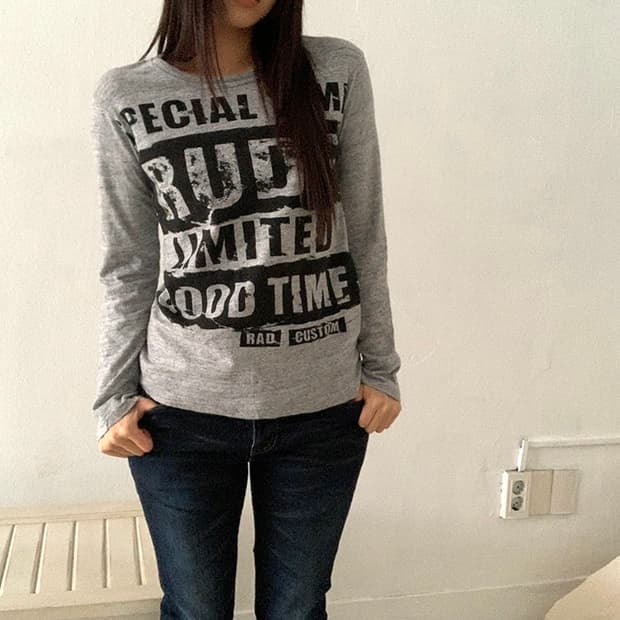 Gray vintage rock graphic long-sleeve to