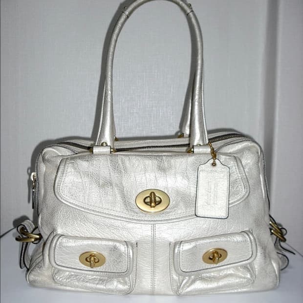 20s coach 코치 리미티드 숄더백 오네갸루 화이트 턴락 토트백