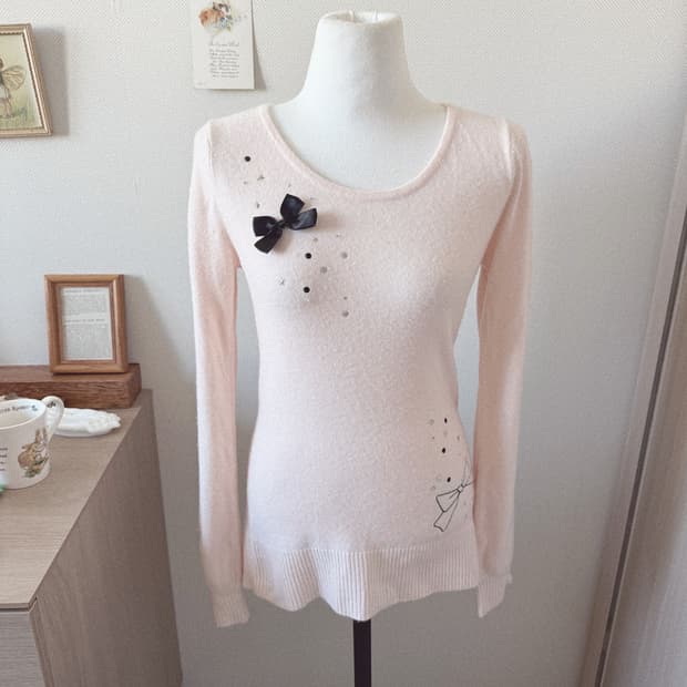 연핑크 리본 디테일 니트
