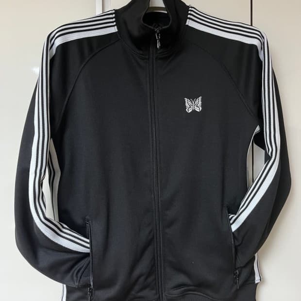 니들스 트랙 자켓 s사이즈 팔아용