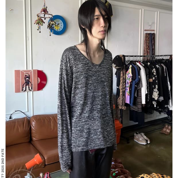 Avail Avantgarde Wide V-Neck Gray Knit