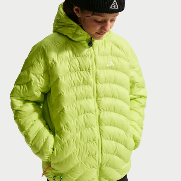 nike acg 라바플로우 키즈 경량패딩