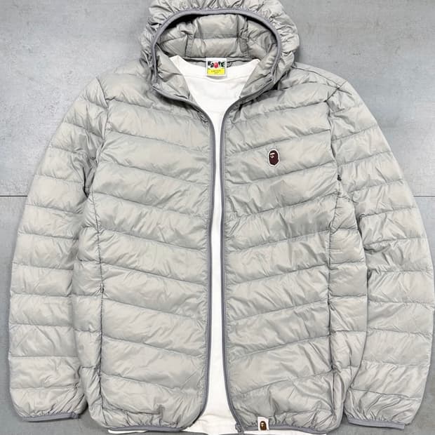 베이프 경량 패딩 그레이